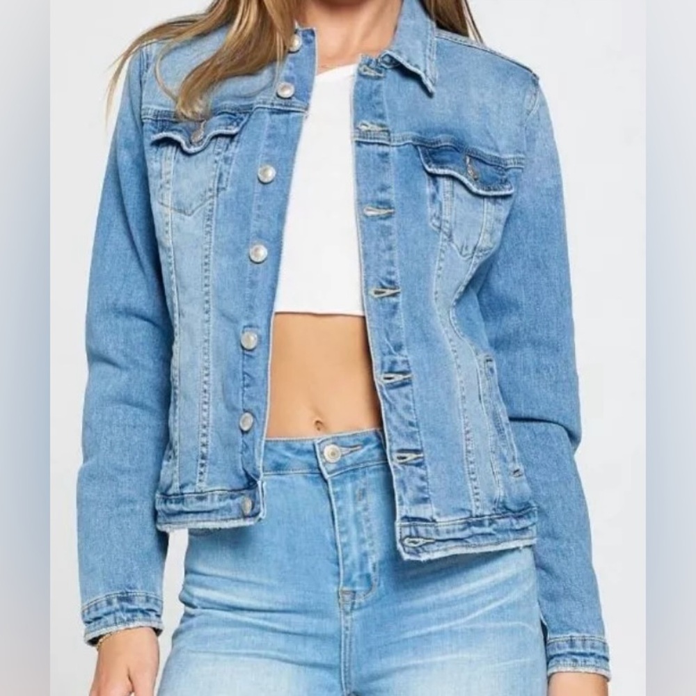 I&M Jeans Light Wash Denim Jacket
Women’s Size L Light Distressing